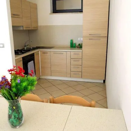 Paradise Apartments - Green Bay Residence Pineto